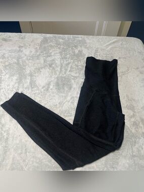 Beyond the Bump Black Maternity capri leggings